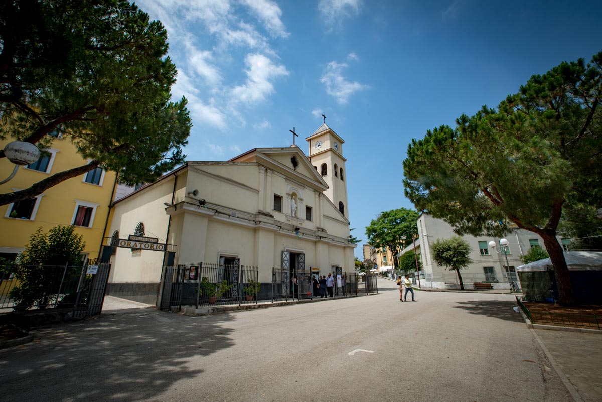 Cilento, partorisce feto morto nel bagno della chiesa