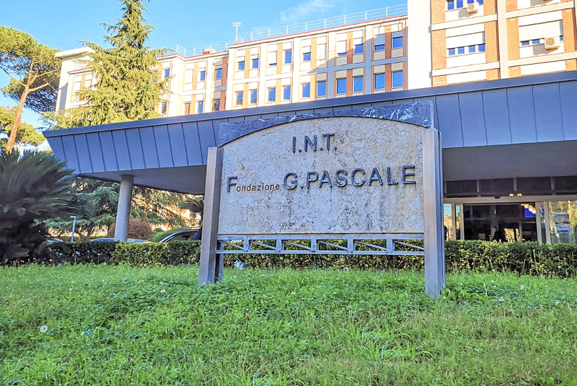 Troppo grasso per essere operato, 41enne del Cilento salvato al Pascale