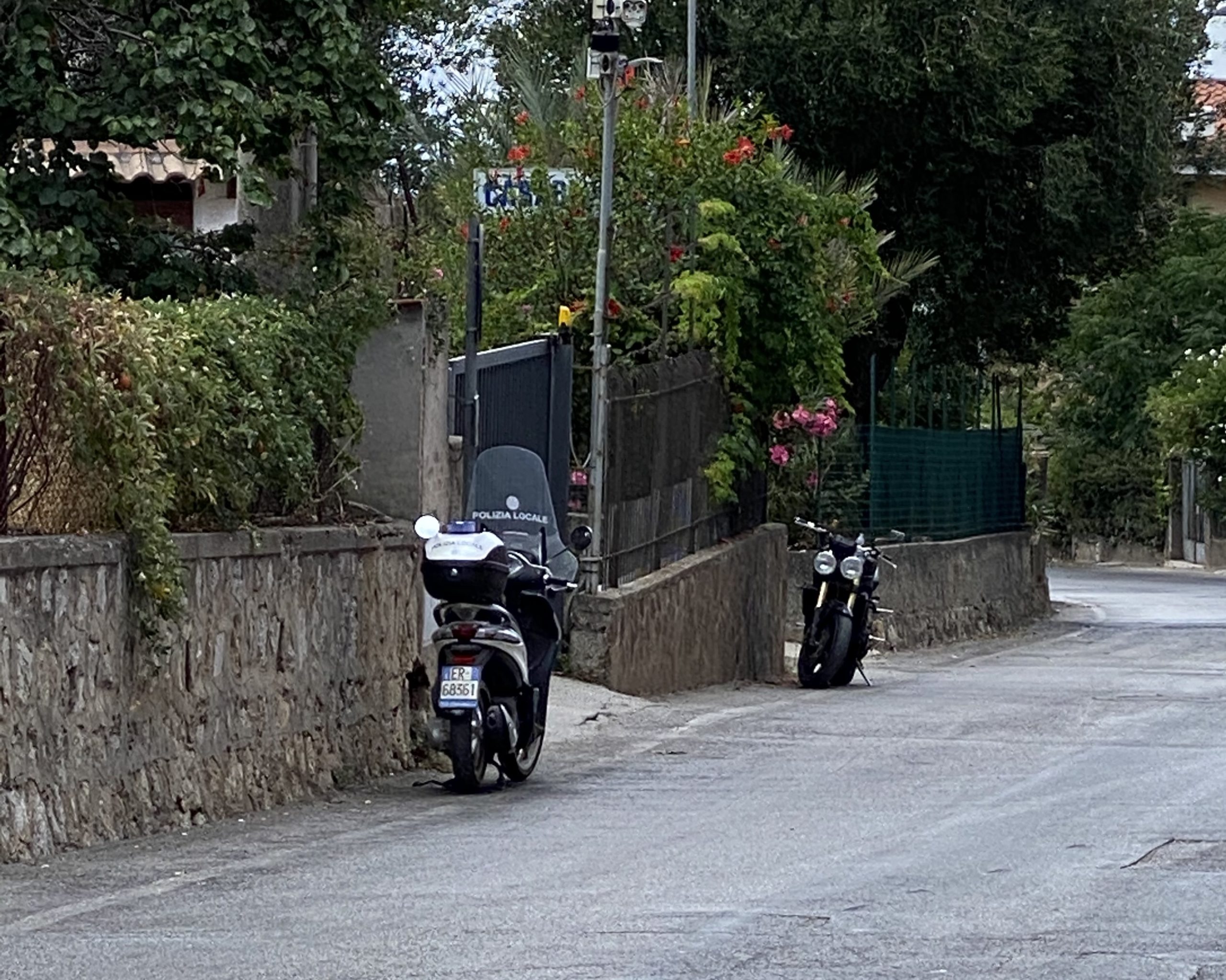 Camerota, vigilessa aggredita e ferita ad un braccio da turista