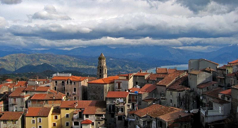 San Giovanni a Piro, corsa a tre per la fascia da sindaco