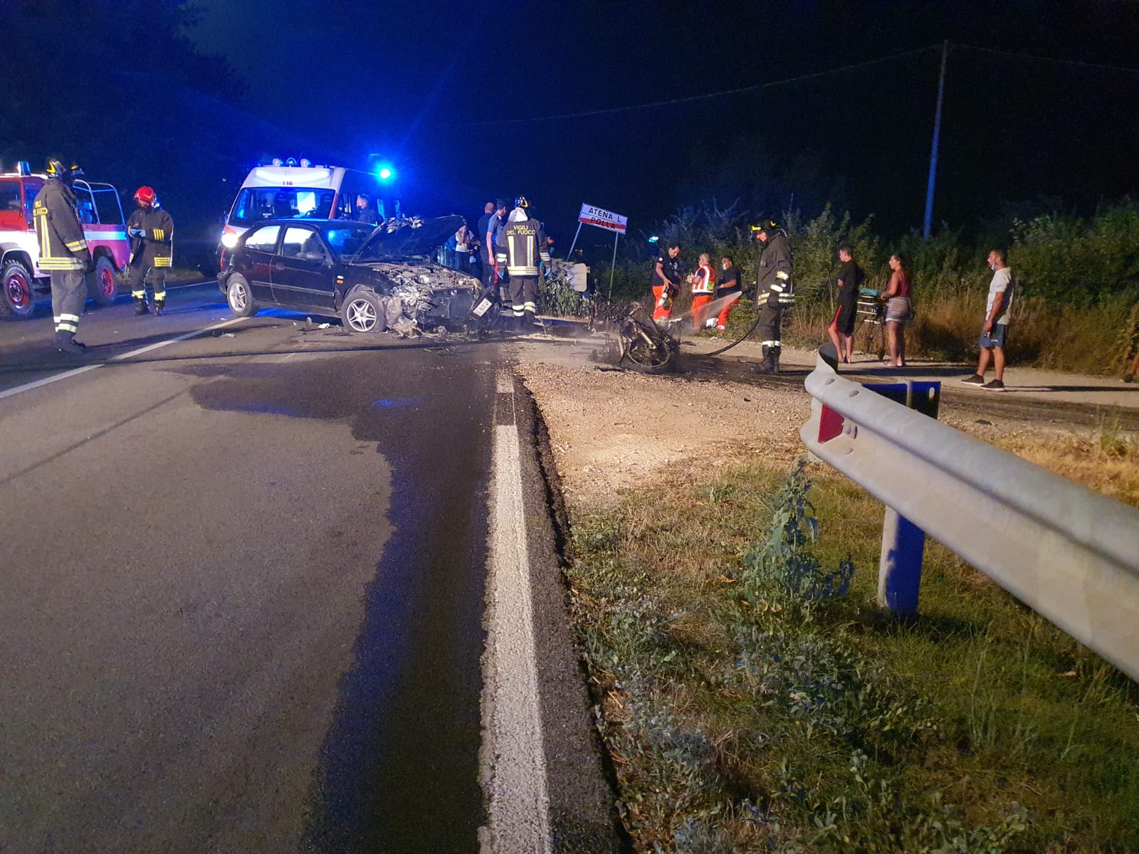 Scontro tra auto e scooter nel Vallo di Diano, muore 27enne