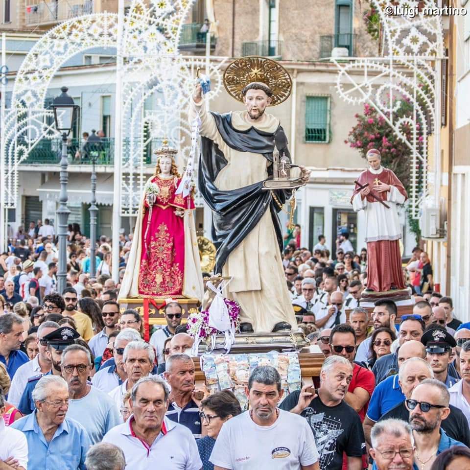 Polemiche su misure anti Covid alla festa del Santo a Camerota, interviene il vescovo