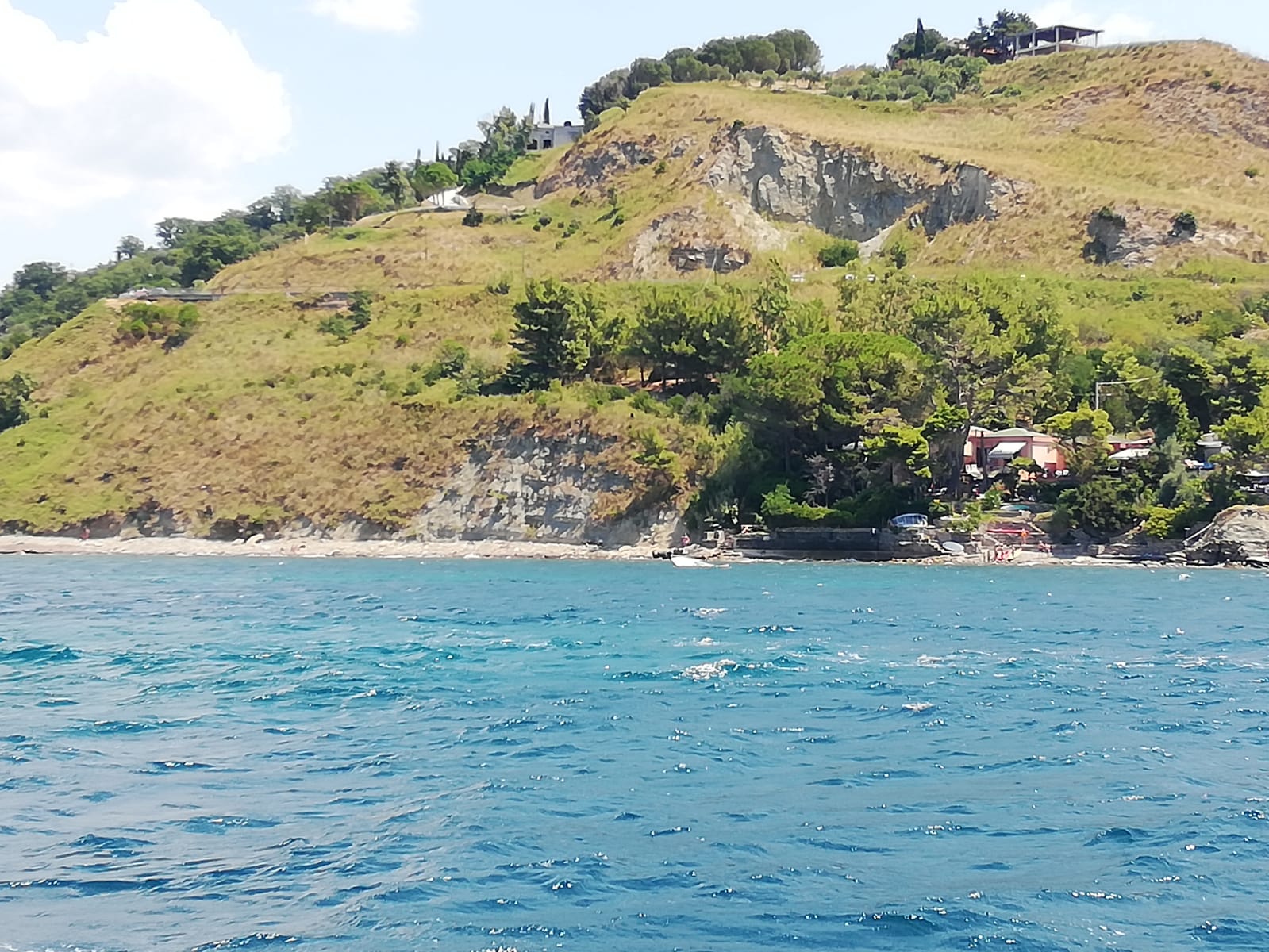 Due imbarcazioni affondano ad Agropoli, 13 persone in salvo