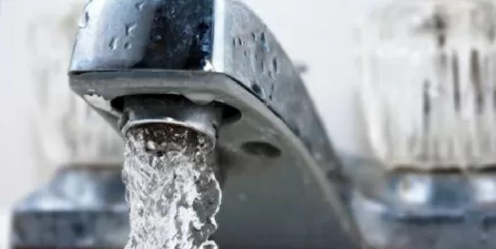 Paesi senz’acqua lungo la costa del Cilento, tra la rabbia di residenti e turisti