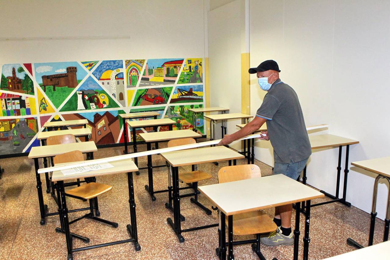 Scuola, corsa verso la riapertura: in Campania mancano 6.000 aule