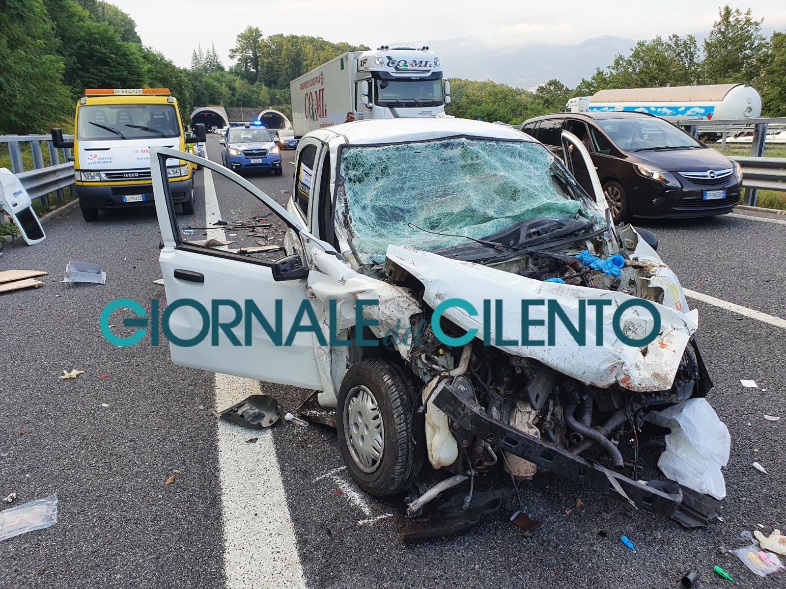 Incidente in autostrada tra Padula-Buonabitacolo e Lagonegro: un ferito grave