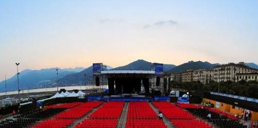 All’Arena del Mare “Ma ando’ vai? (Se la banana non ce l’hai)” di TeatroNovanta