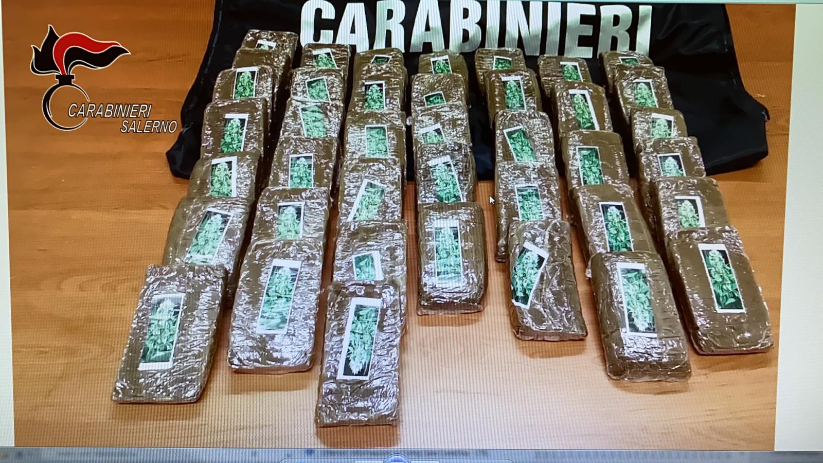 Quattro chili di hashish nascosti in casa, arrestato un 58enne