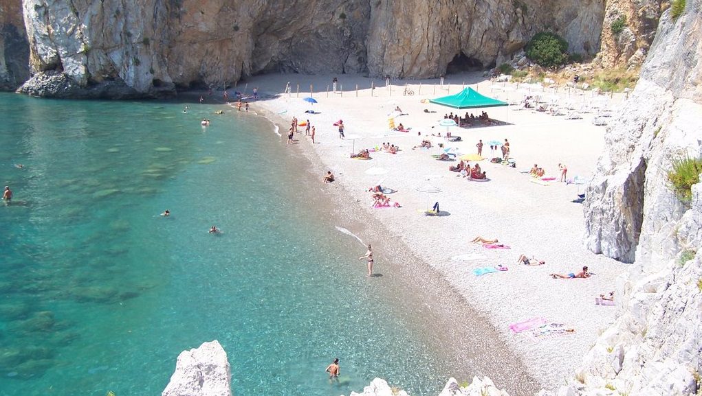 Turismo: mare e montagna superano le aspettative, ma consumi ridotti