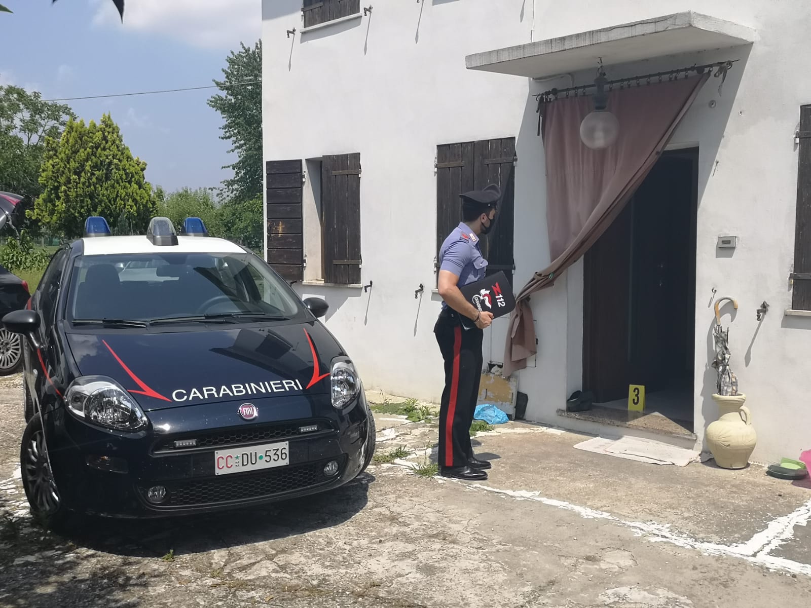 Casaletto Spartano, 88enne abbandonato in casa: salvato dai carabinieri