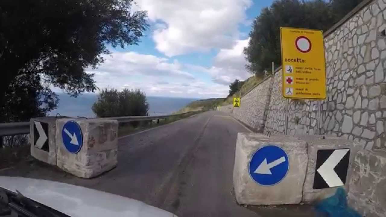 I sindaci di Ascea e Pisciotta chiudono la strada di Rizzico: «Pericolo frane»