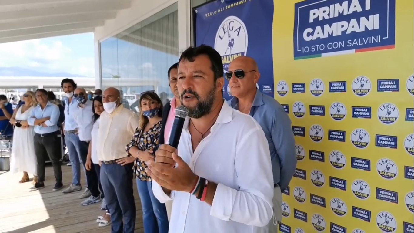 Salvini: «Campani in ospedali lombardi per incapacità De Luca»
