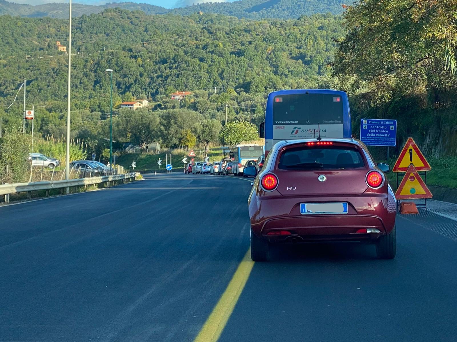 Lavori sulla Cilentana a Vallo della Lucania, lunghe code al semaforo