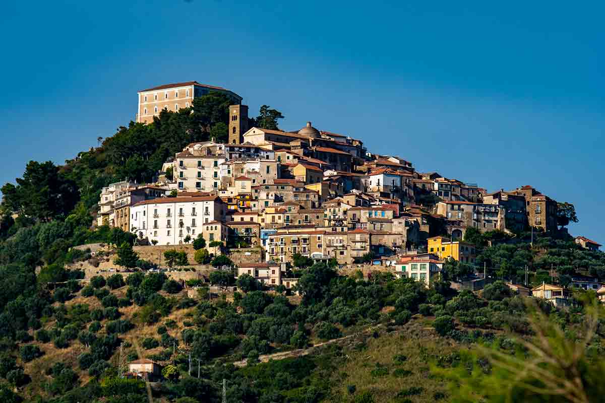 Festa del tricolore a Castellabate, Rizzo: «Sentimenti autentici e profondi di patriottismo»