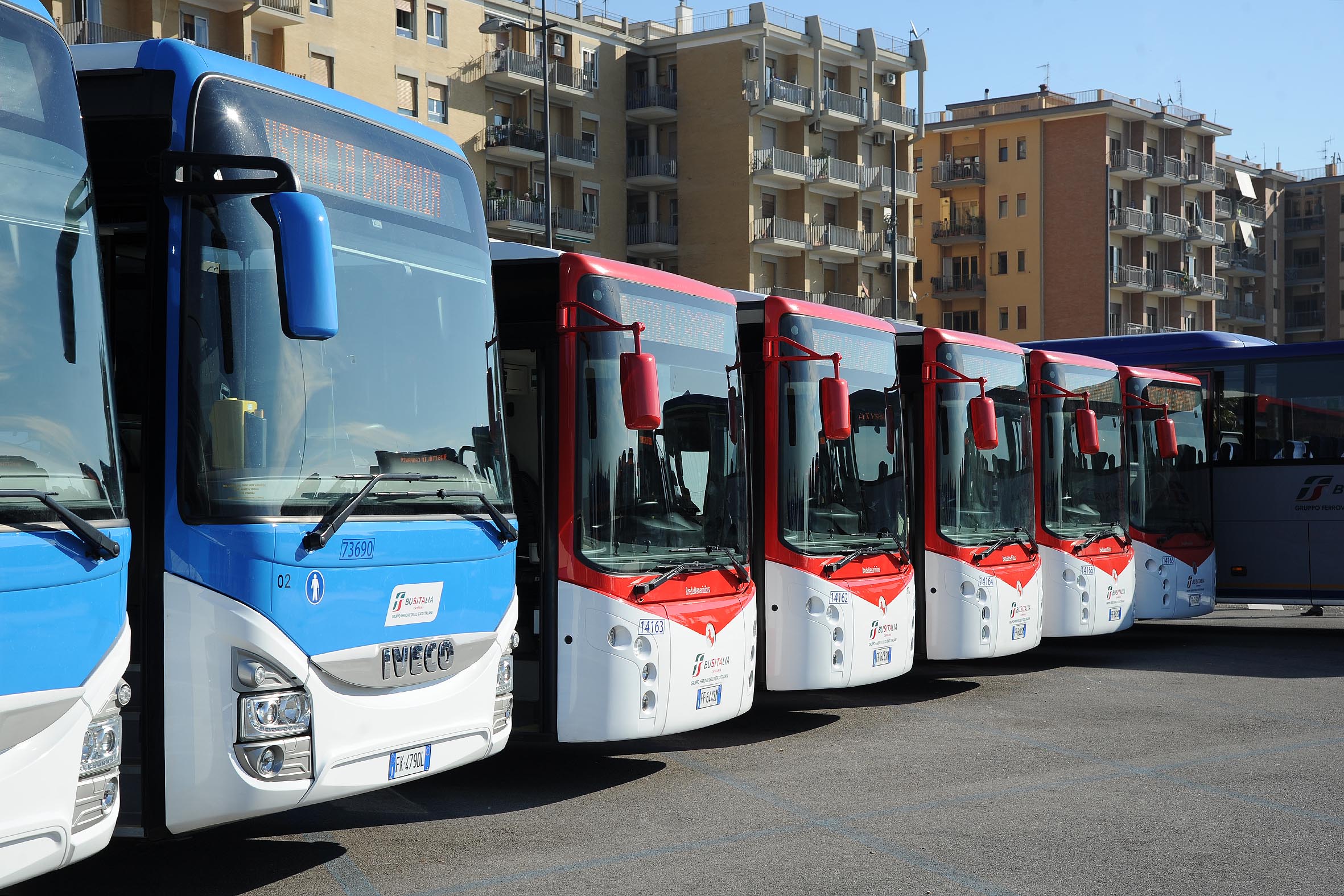 Campania, distanziamento trasporti: più autobus in servizio