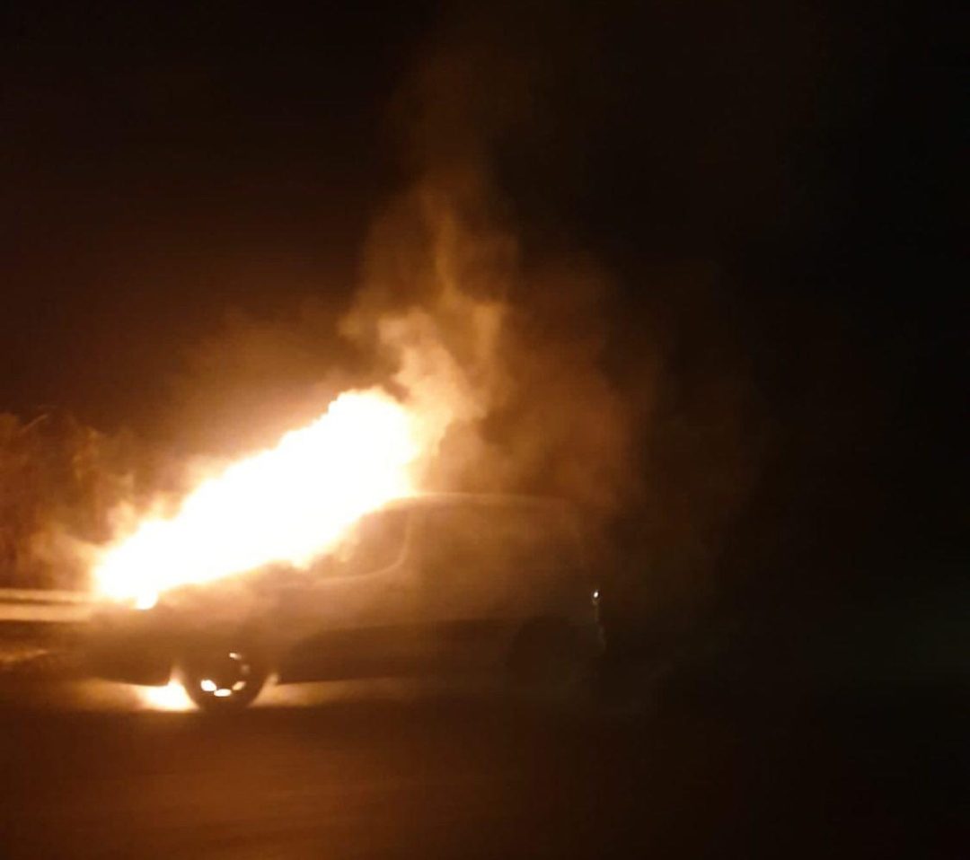 Paura sulla strada Cilentana, furgone prende fuoco: illeso il conducente