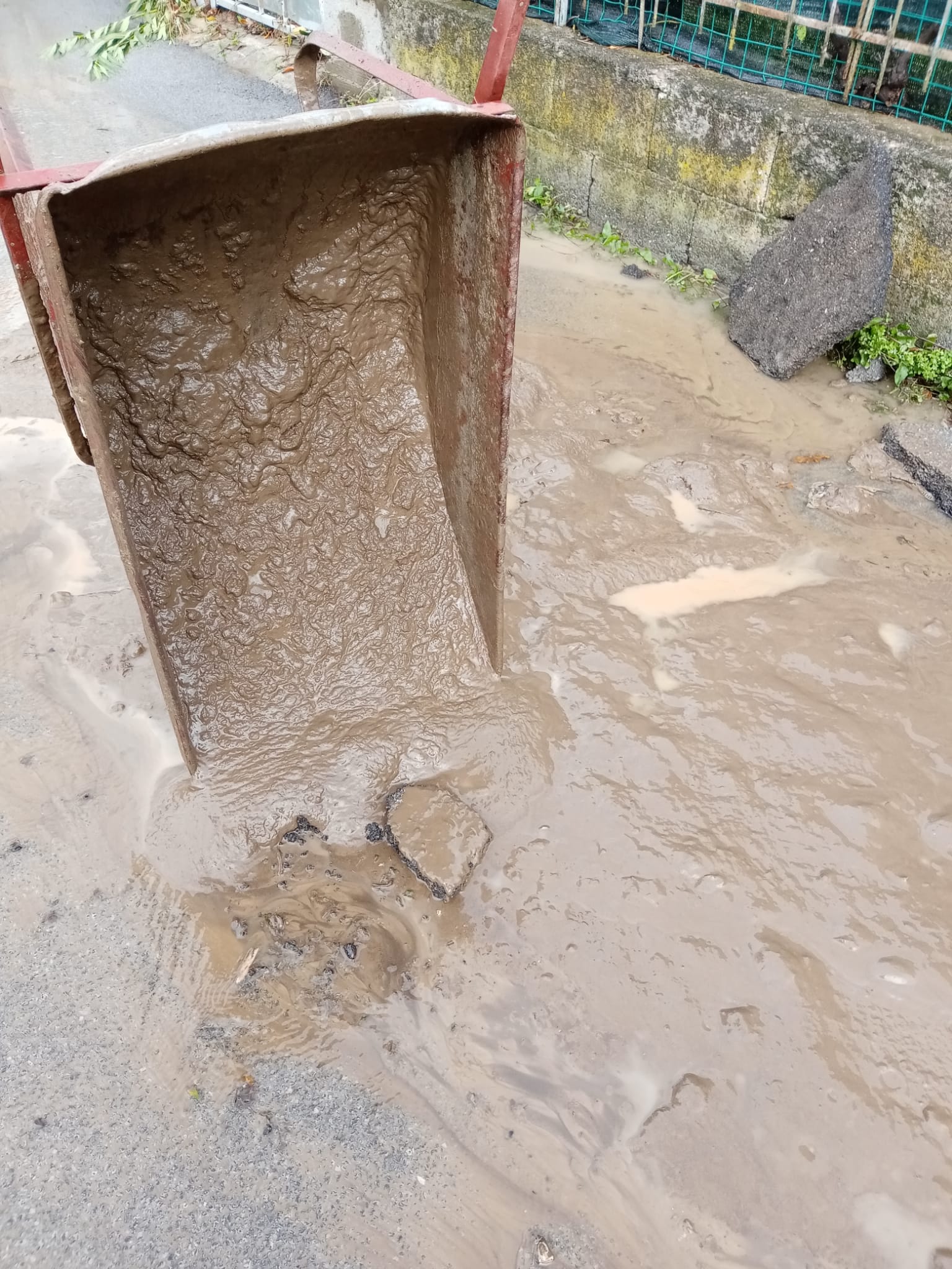 Bomba d’acqua sul golfo di Policastro: il racconto fotografico