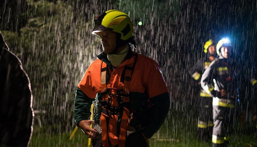 Policastro, soccorsi per maltempo. Sindaco: «Abbiamo bisogno di aiuto»