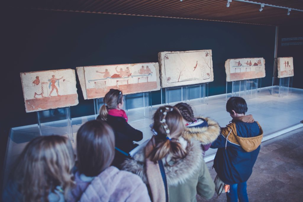 Studenti tra gli scavi di Paestum e Velia con la didattica a distanza