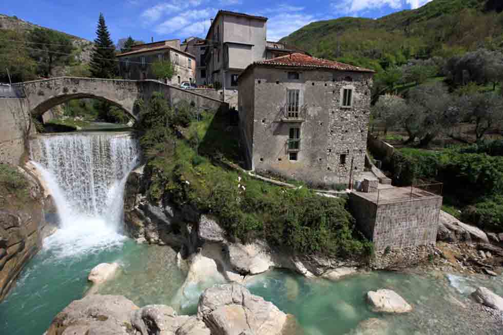 Piaggine diventa “borgo sociale”, modello nel Cilento per le fasce deboli