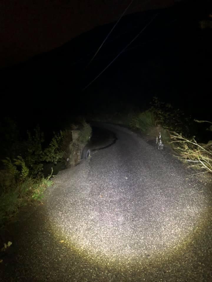 Crolli lungo la strada che collega Montecorice e Perdifumo