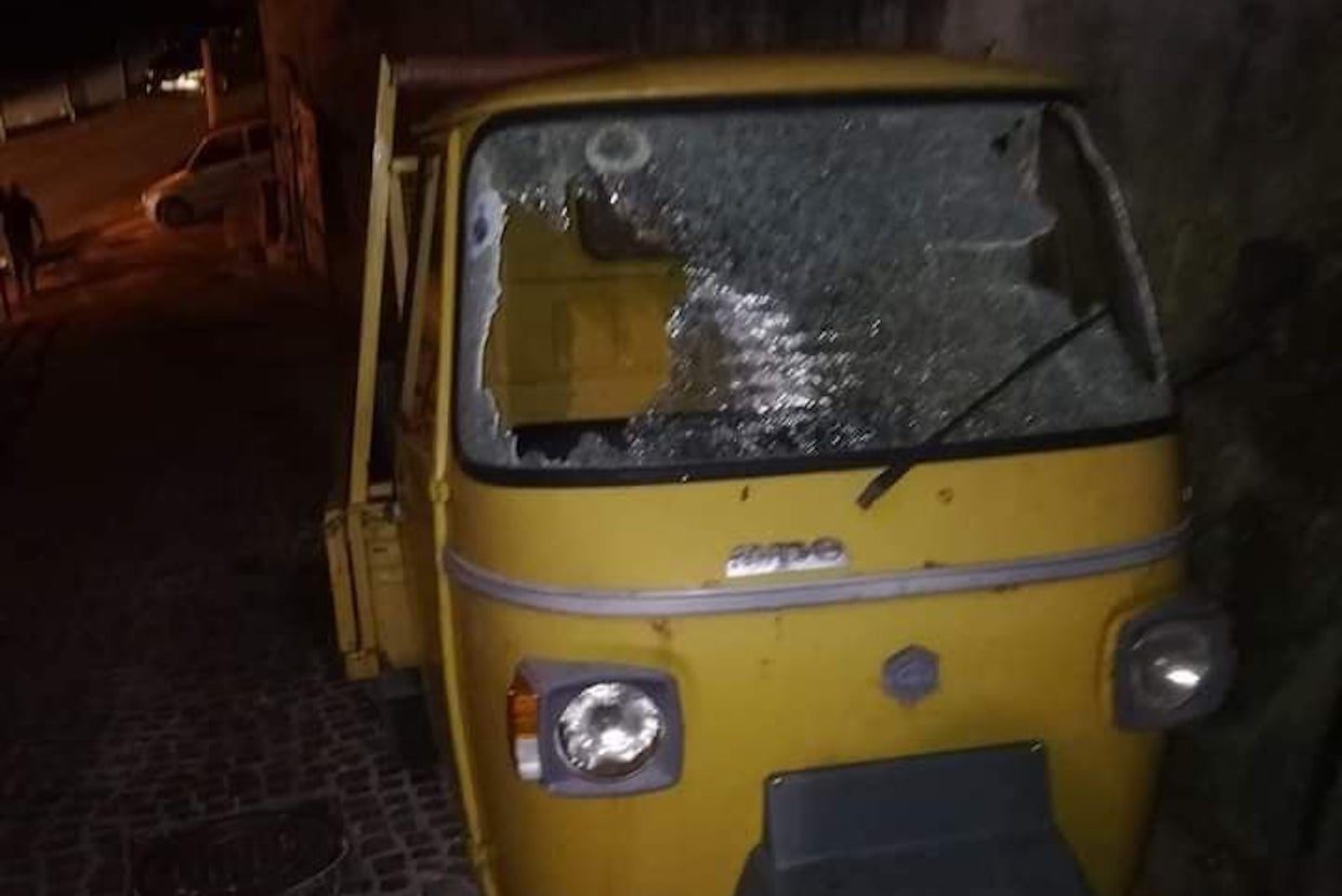 Vibonati, vandali distruggono auto in sosta: s’indaga