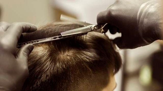 Positivo storico barbiere di Polla: «Nomi clienti forniti all’Asl»
