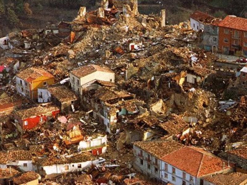 A 40 anni dal terremoto in Irpinia: quasi tremila morti e paesi rasi al suolo