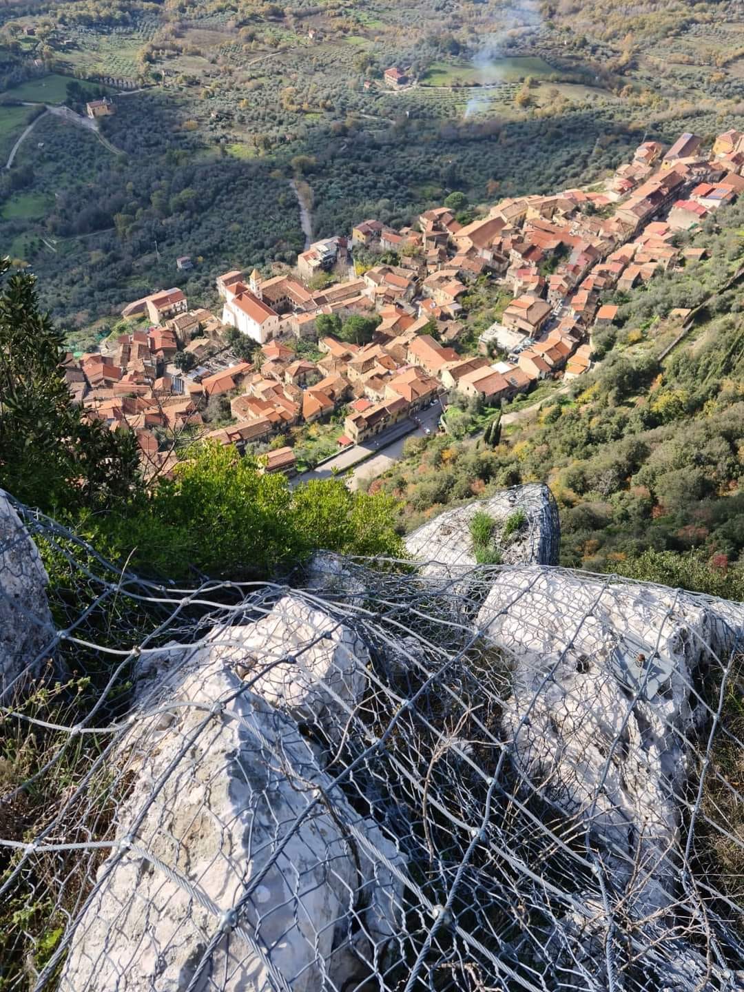 Ottati, il racconto del rocciatore: «Non ho mai visto nulla di simile»