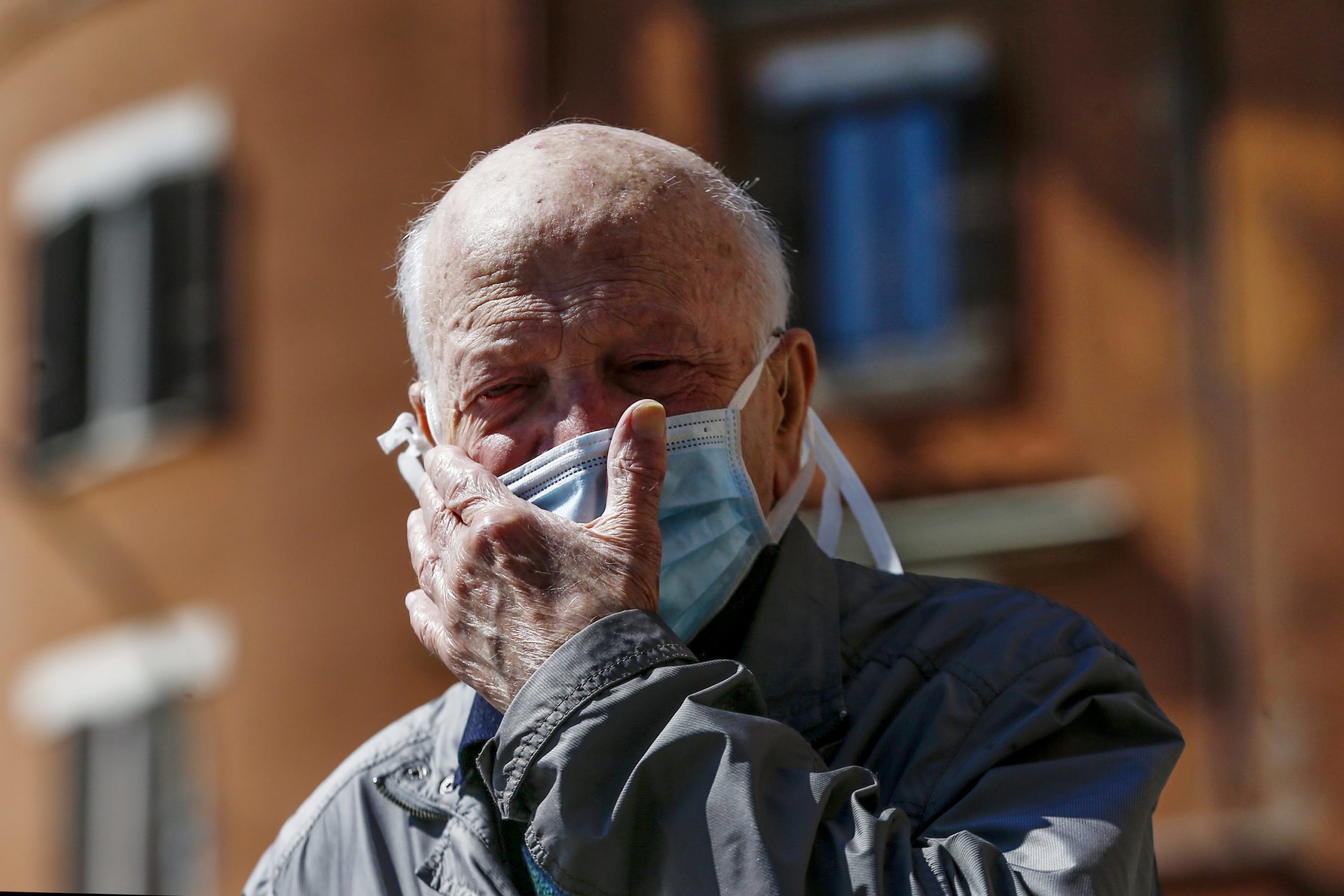 Covid, Campania: i dati in calo e l’allentamento delle restrizioni