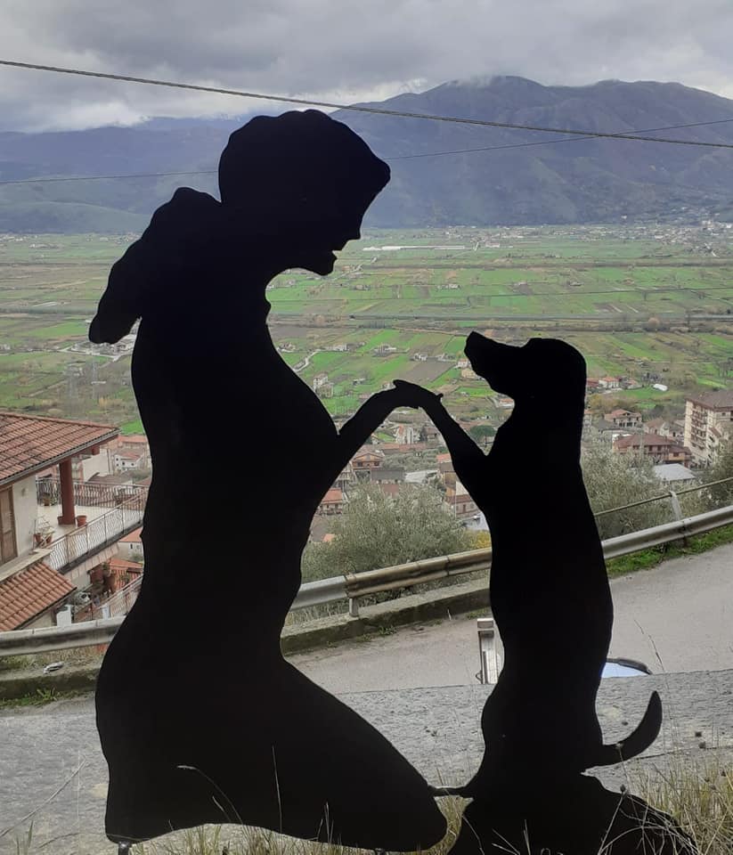 Sala Consilina, dall’Oipa un’opera d’arte dedicata ai cani randagi