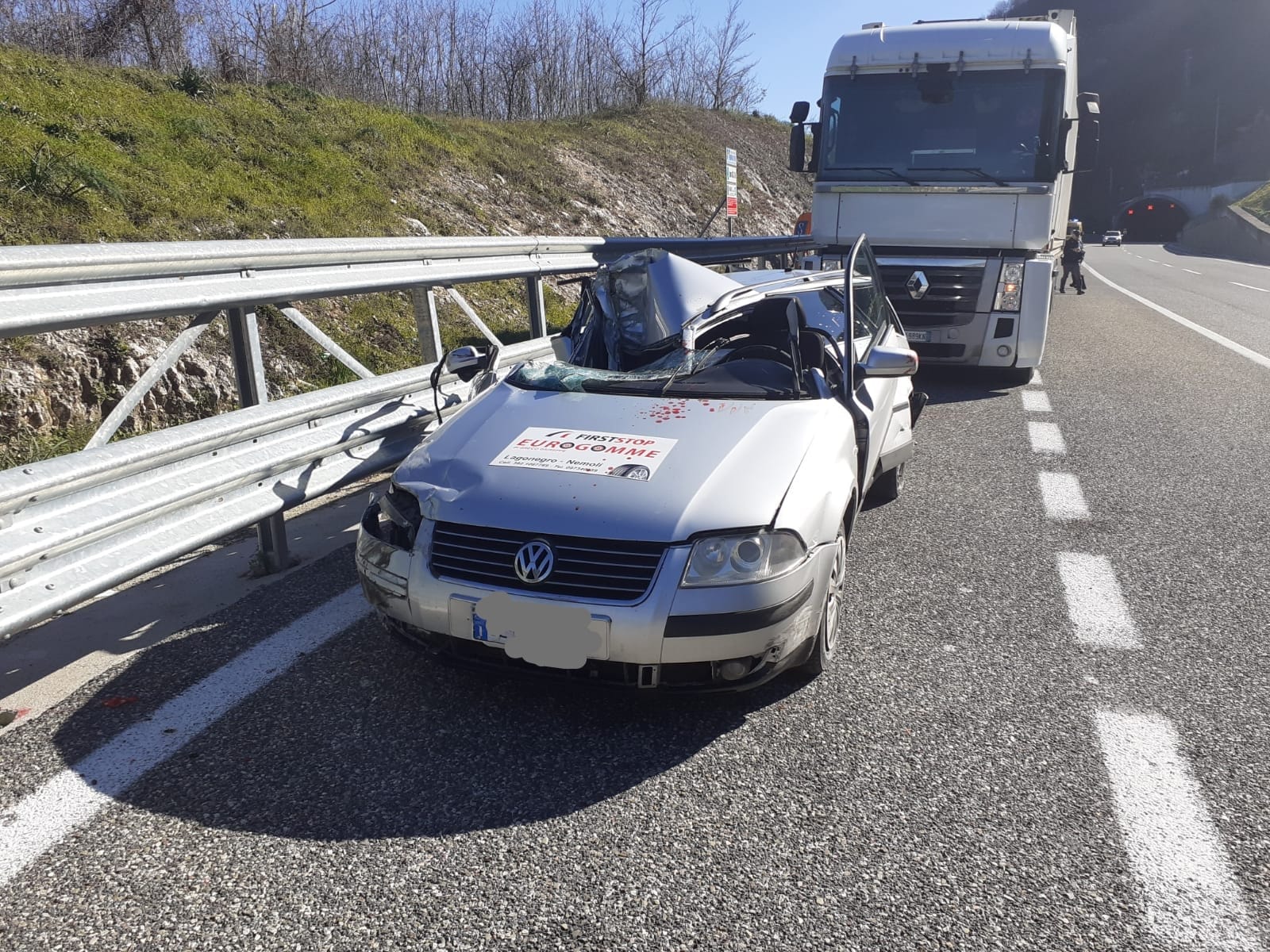 Incidente stradale tra Petina e Sicignano: ferito grave trasportato a Polla