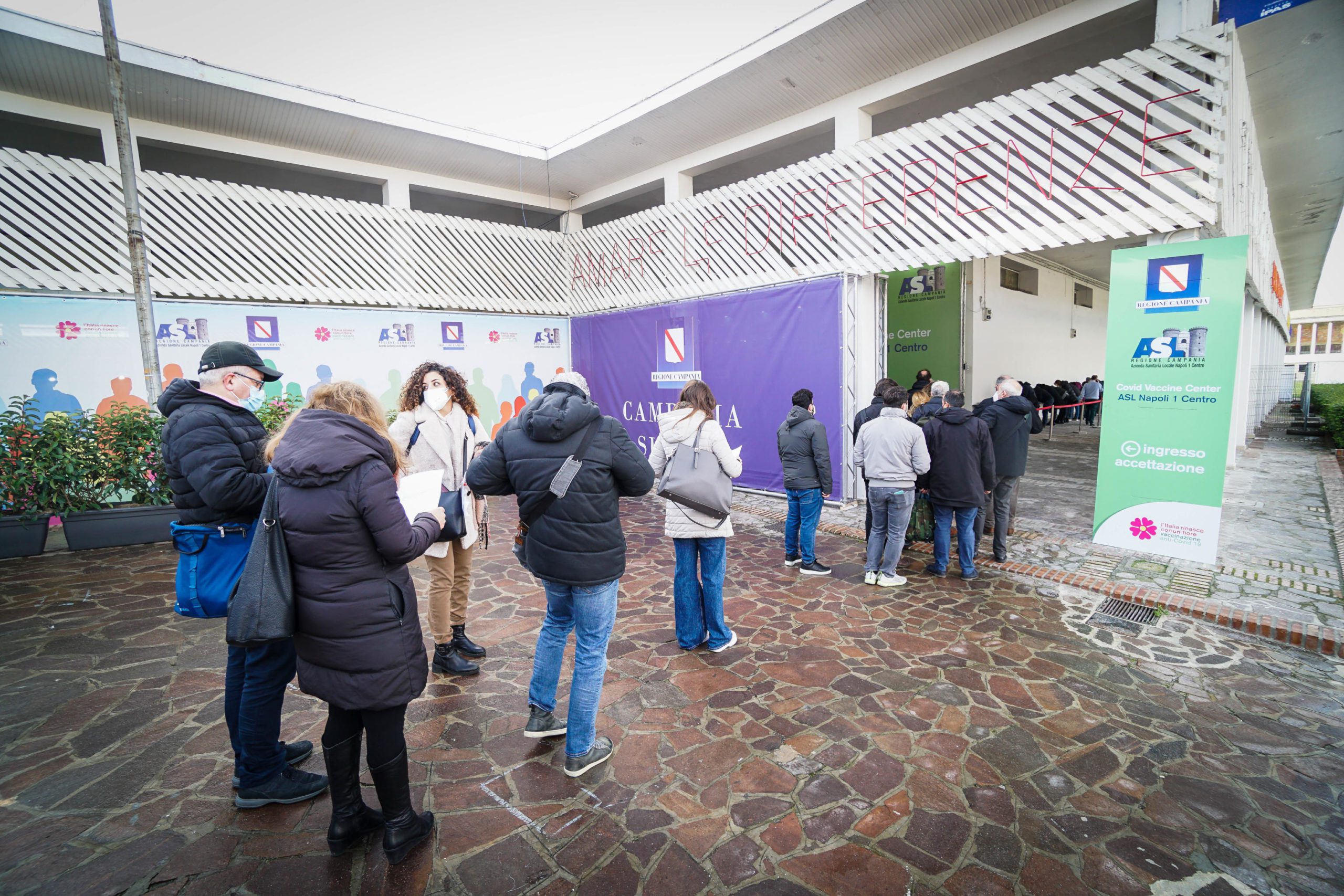Campania, stop vaccini: esaurite dosi inviate alla regione