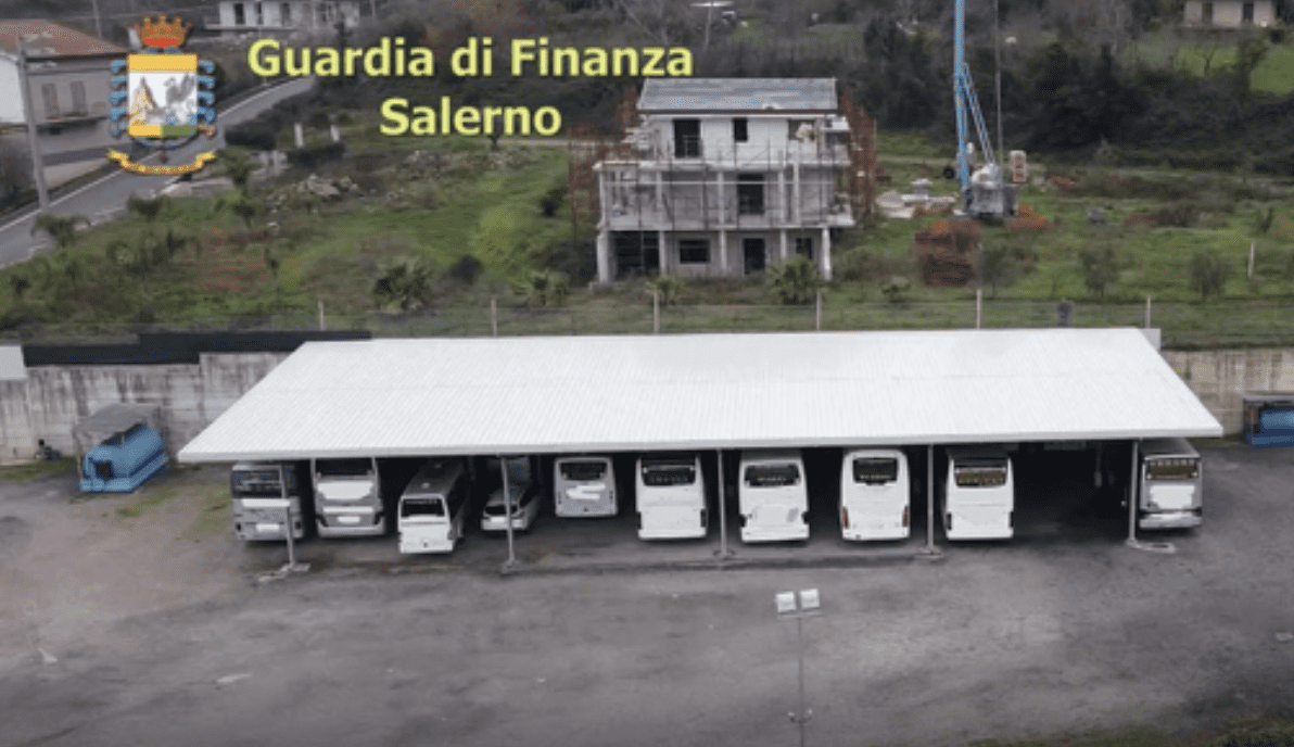 Bus turistici riforniti con gasolio agricolo: blitz della Finanza