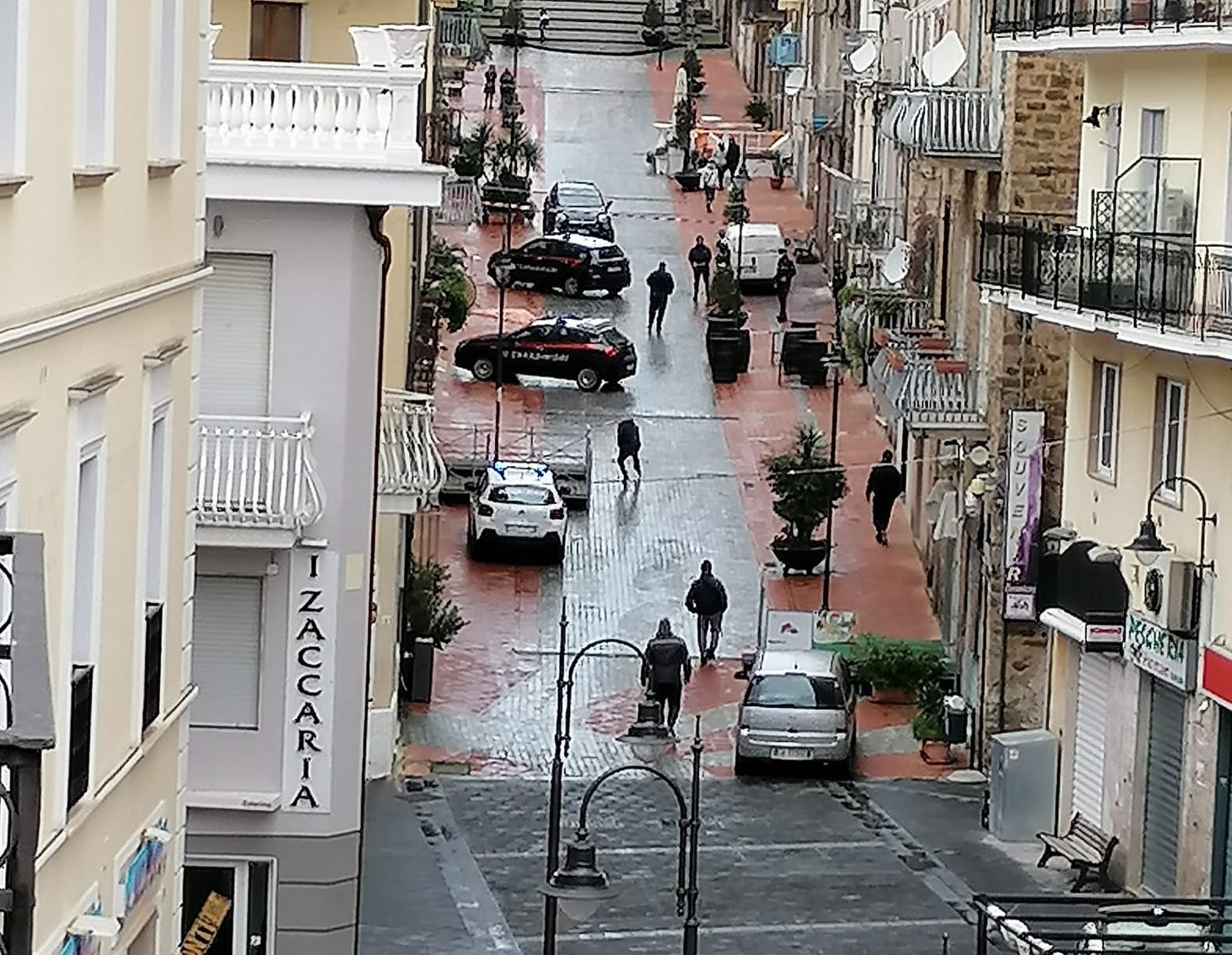 Tragedia ad Agropoli, 60enne cade dal balcone e muore