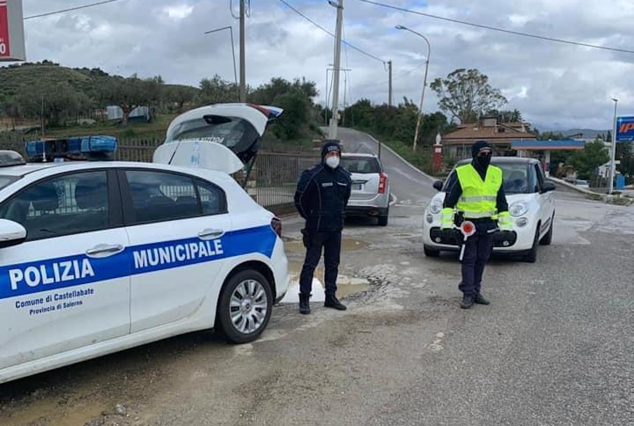 Castellabate zona rossa, controlli blindano la città: 16 sanzioni