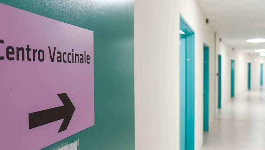 Covid, è polemica su ubicazione nuovo centro vaccinale Vallo di Diano