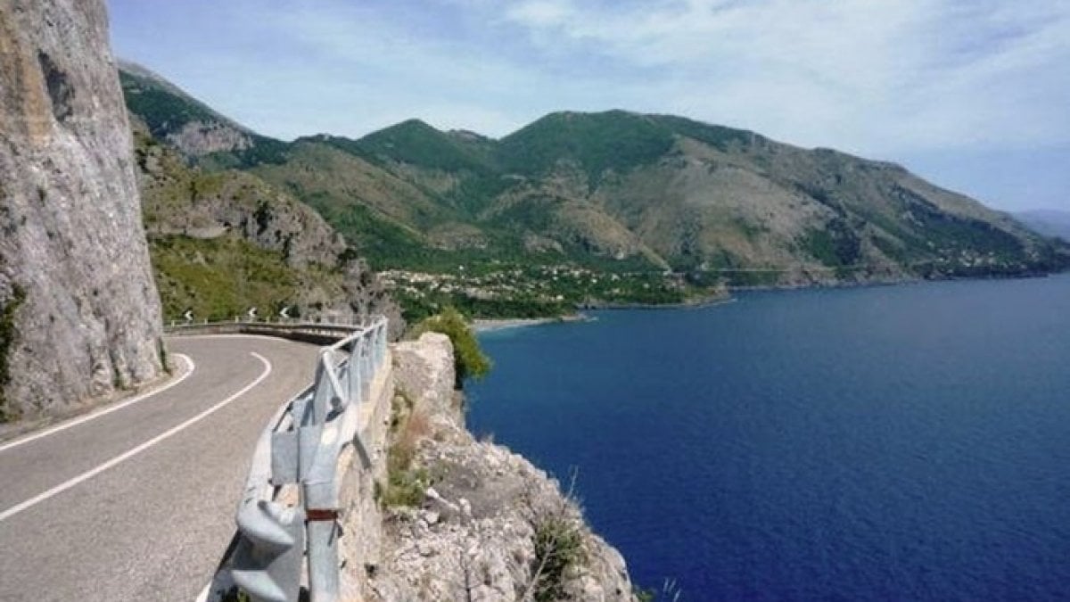 Riaperta la strada tra Sapri e Maratea