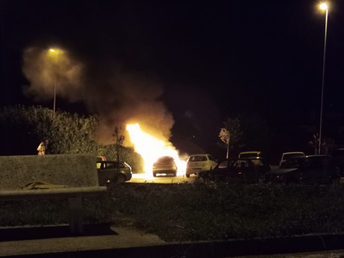 Auto bruciate a Sicignano degli Alburni: presi due uomini