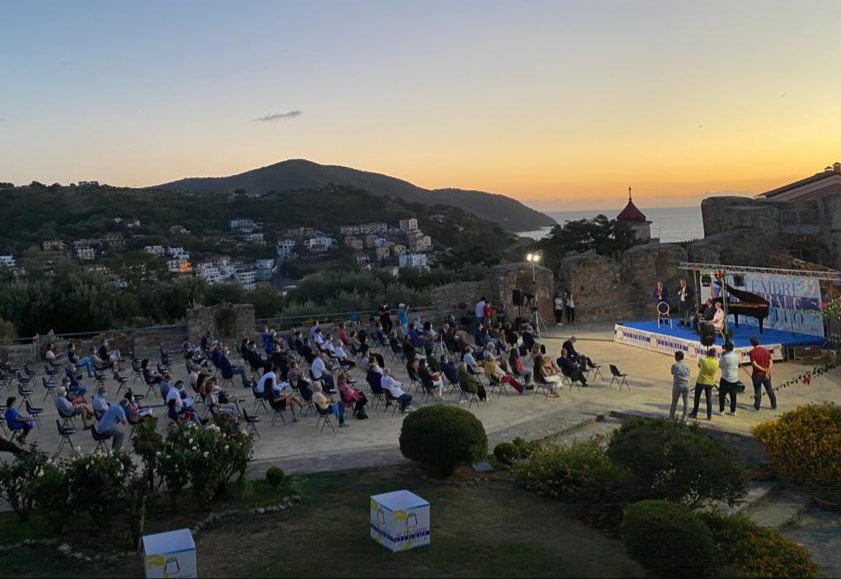 Studente discute tesi di laurea sul “Settembre Culturale”, la kermesse di Agropoli