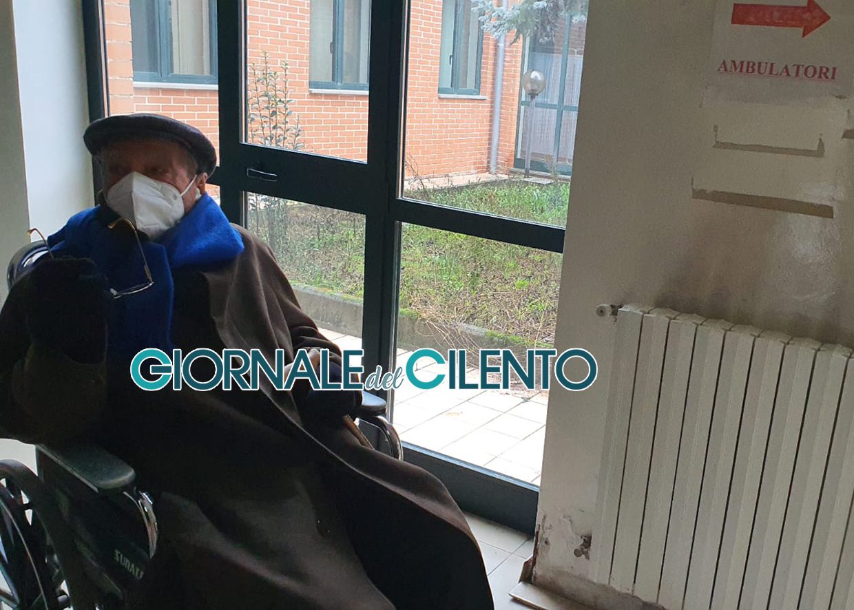 Gaetano, il primo vaccinato nel Vallo di Diano ha 100 anni
