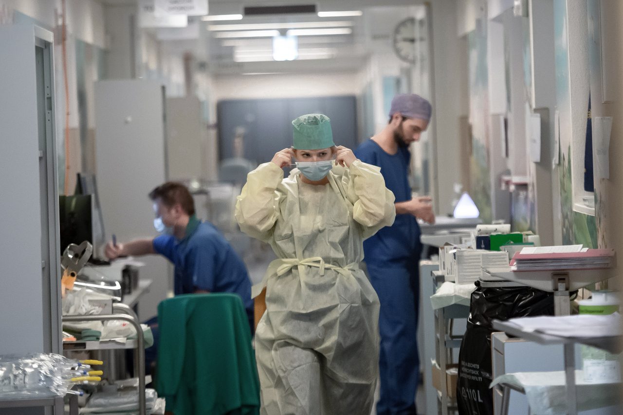 La Campania è sempre più rossa: ospedali sotto pressione