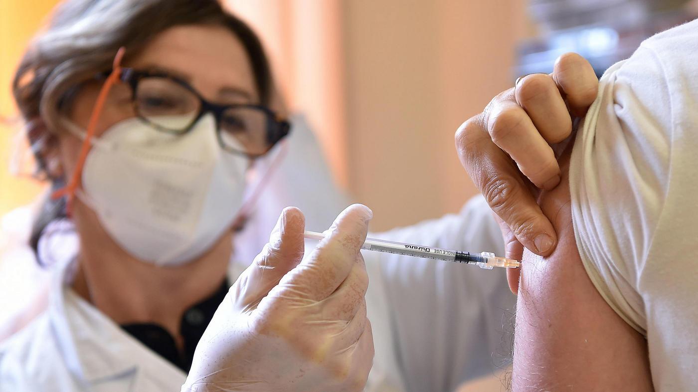 In Campania inviati i primi vaccini a 20 medici di base