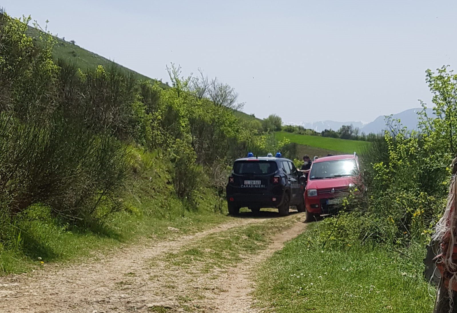 Esce di casa per cercare asparagi, scomparso pensionato a Caggiano