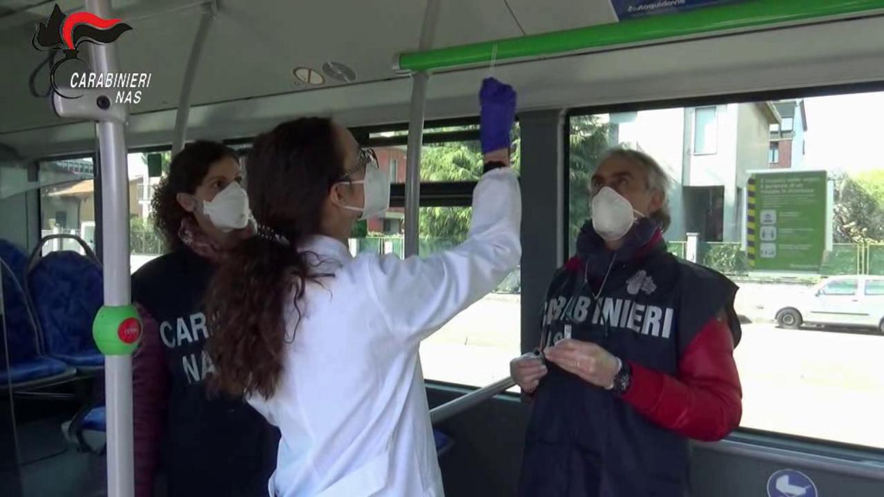 Carabinieri Nas su bus e treni in Campania: tracce covid assenti