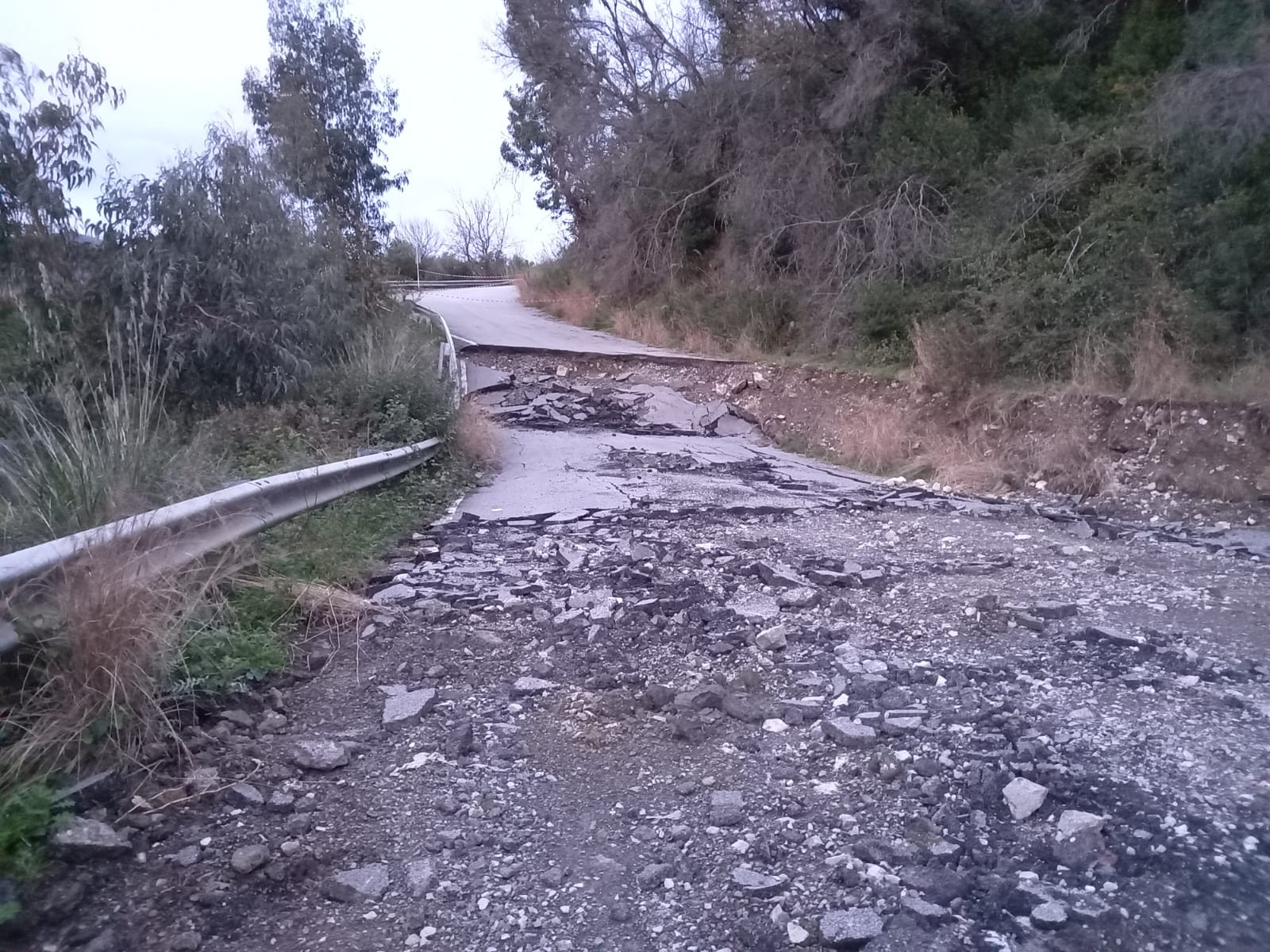 San Giovanni a Piro, disagi allo Spineto: strada chiusa e un’altra impraticabile