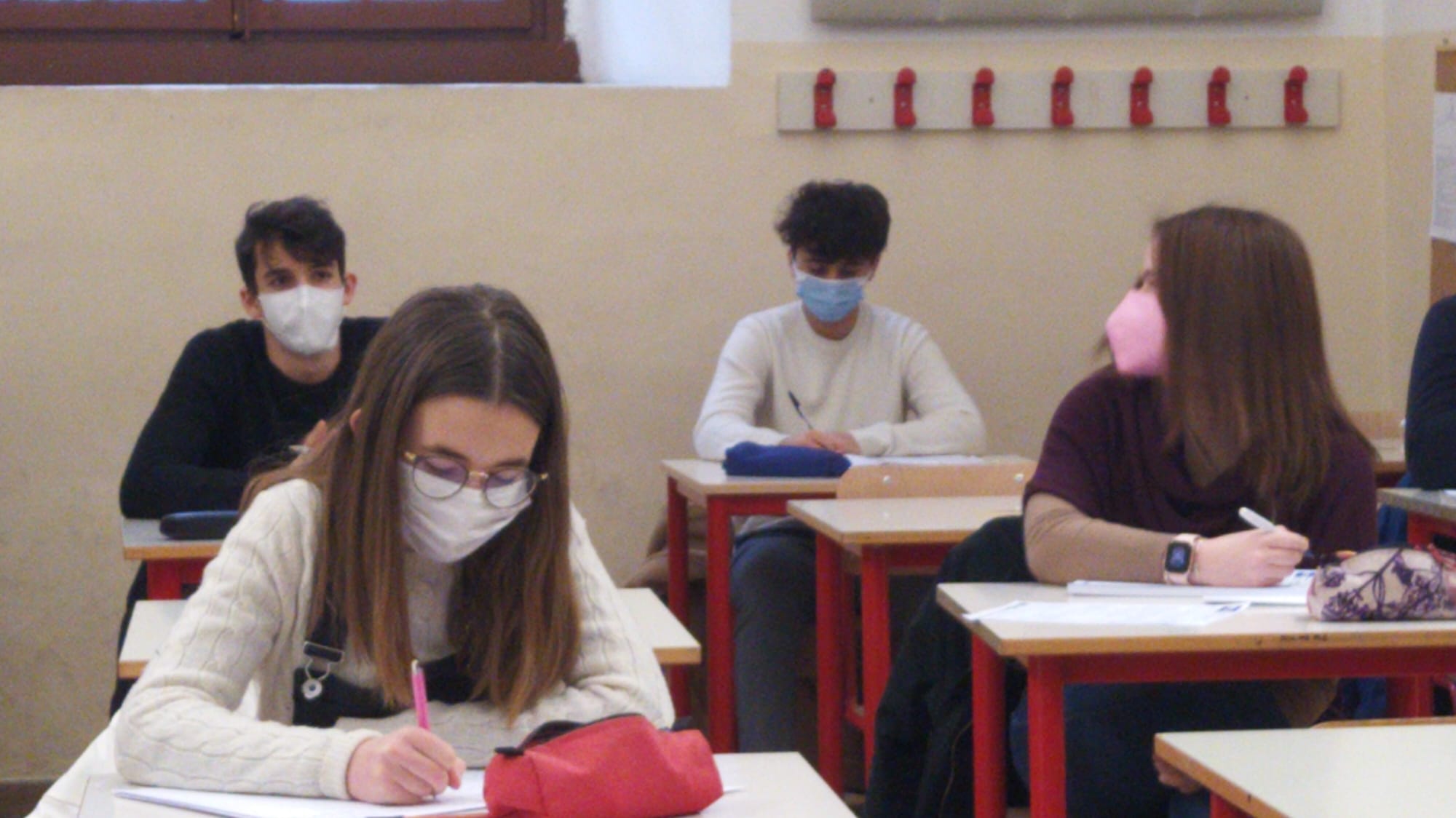 Scuola, pronti via: si torna in classe. Ma senza tamponi