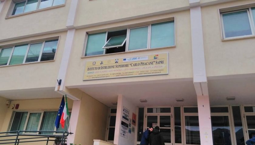 Sapri, classi del Liceo Pisacane a rischio. L’appello della dirigente a famiglie e sindaci