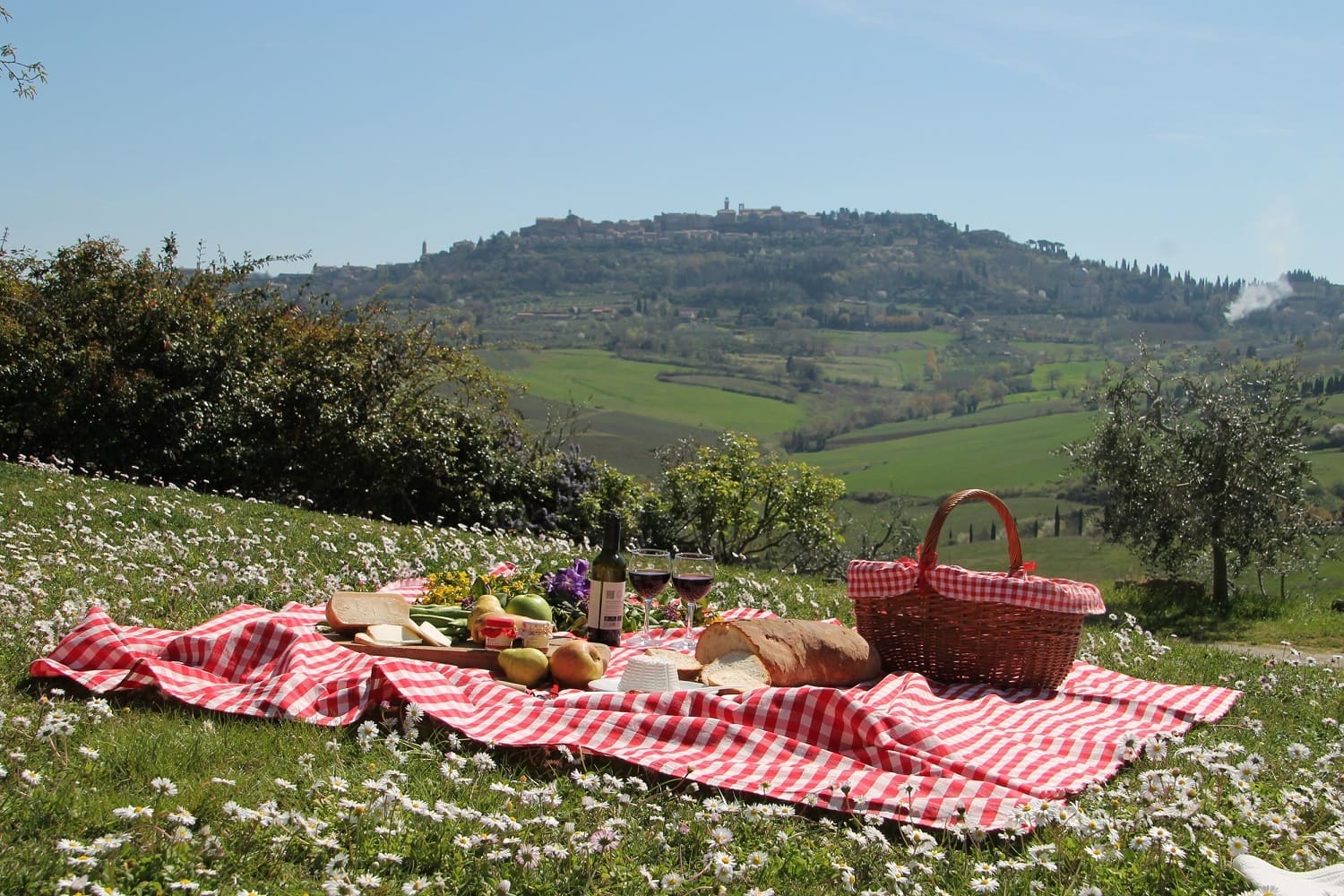 Campania, Pasquetta in zona rossa: cosa si può fare