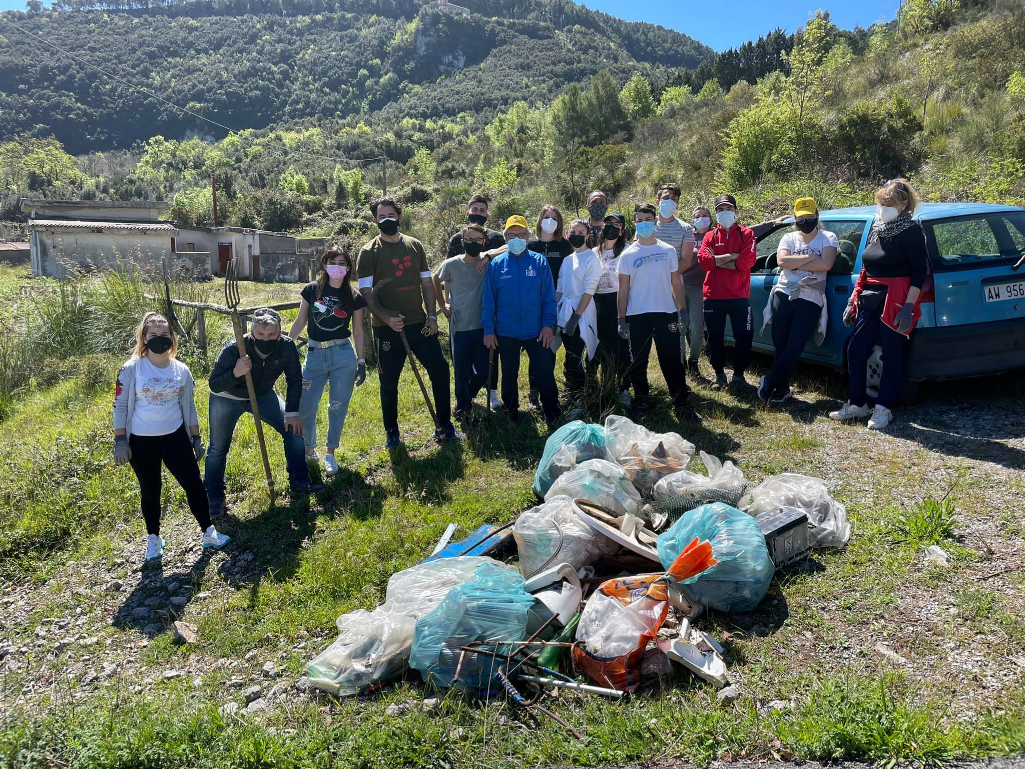 San Giovanni a Piro, amministratori e cittadini dedicano Liberazione all’ambiente